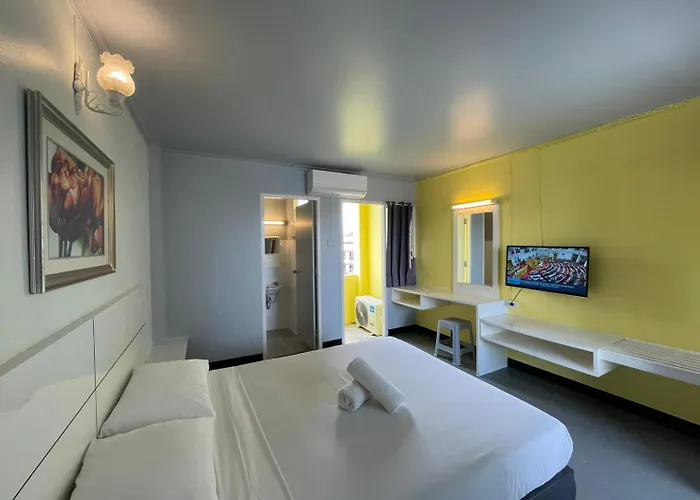 Summer Hotel